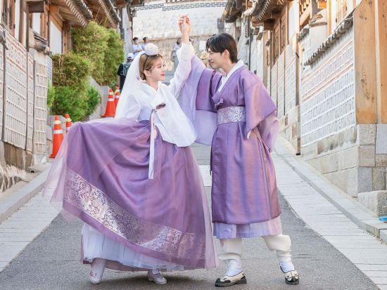 韓服レンタル＆撮影「韓服男（北村韓屋村店）」　選べる撮影場所＆ヘアメイクオプションあり＜安国駅2番出口＞