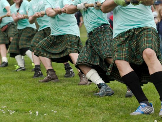スコットランドの伝統 ハイランドゲーム観戦ツアー　格式高きブレイマーギャザリング観戦チャンスも！＜5～9月／英語ドライバーガイド／エジンバラ発＞