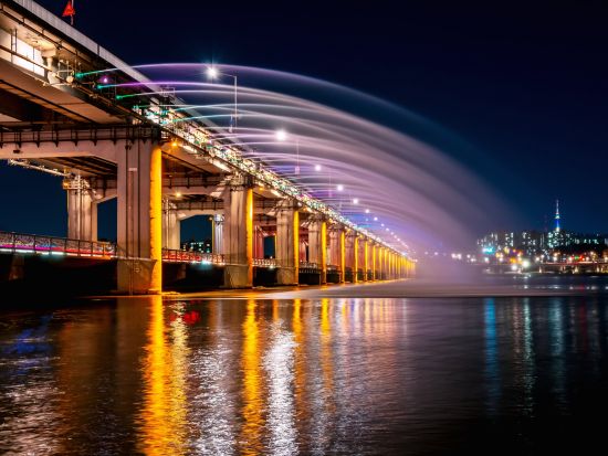 ソウルナイトツアー　南山夜景＋月光レインボー噴水鑑賞＋セビッソム　漢江ラーメン付き＜月～金／日本語ガイド／ソウル発＞