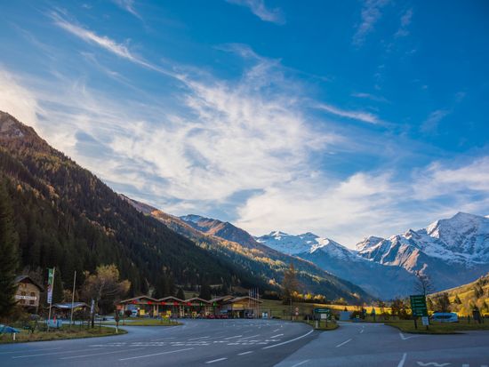 Austria_Grossglockner_pixta_36994697_M