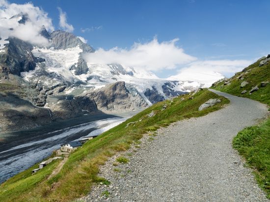 Glacier Pasterze_shutterstock_201107558