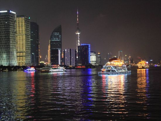 きらめきの上海ナイトプラン！本格上海料理ディナー＆黄浦江ナイトクルーズ！成隆行蟹王府での夕食アレンジ可＜日本語ガイド＞by H.I.S