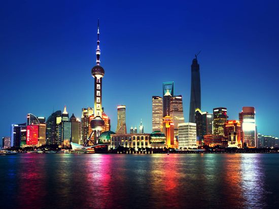 China_Shanghai_Night skyline_shutterstock_319683338