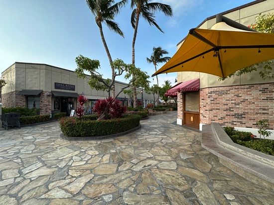 QueensMarketPlace003