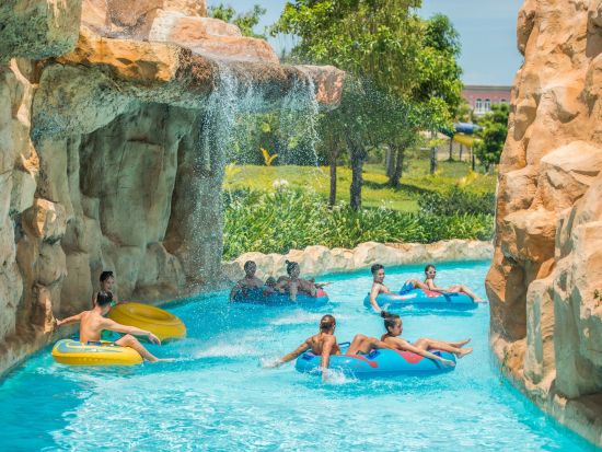 ヴィンワンダーズ ナム ホイアン＆世界遺産ホイアン1日ツアー　ベトナム最大級のテーマパークと旧市街散策を満喫！夕食付きプランあり＜日本語ガイド／ダナン発＞