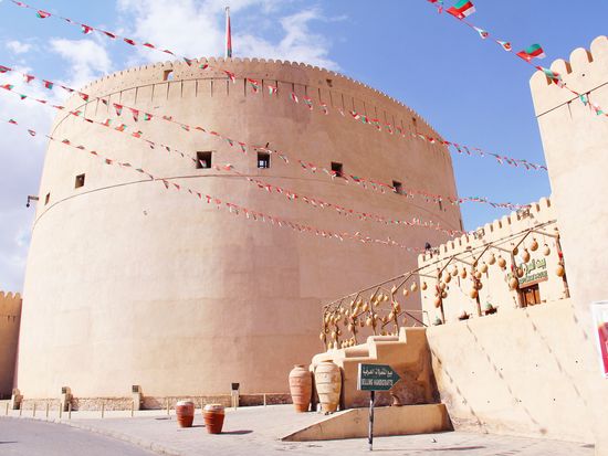 Nizwa fort, Oman - Pixabay