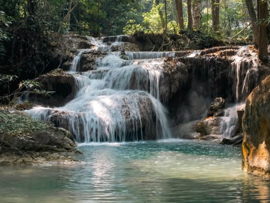 エラワン国立公園日帰りツアー　エラワン滝の絶景＆戦場にかける橋で自然と歴史を満喫する1日観光＜英語ガイド／バンコク発着＞