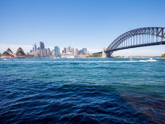 Australia_Sydney_view_from_Kirribilli_pixta_85517451_M
