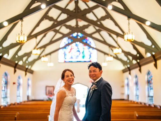 ハワイ　ロケーションフォト　日本語の撮影アテンド同行で安心！定番のビーチやカピオラニパーク、教会など豊富なロケーションから選択可能（撮影・衣装・メイク）