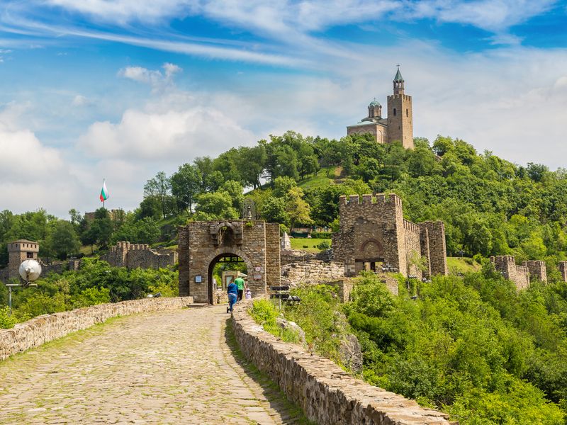 Veliko Tarnovo_Tsarevets Fortress_pixta_73887524_L