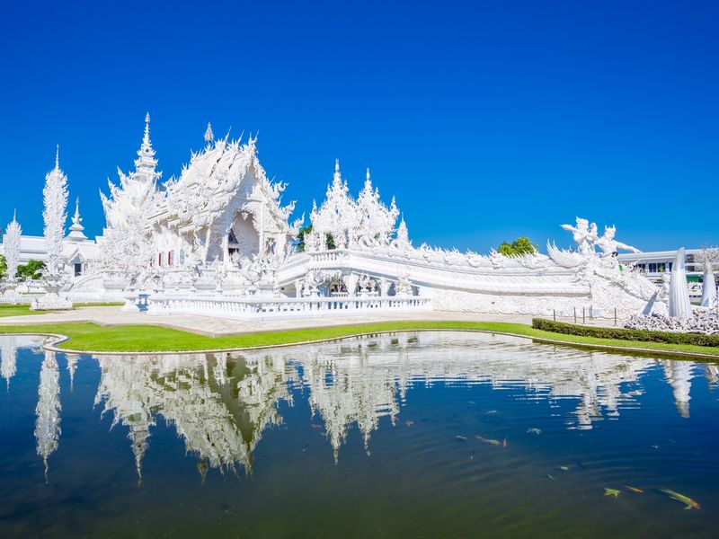 Thailand_Chiang Rai_Wat Rong Khun_pixta_76237164_M