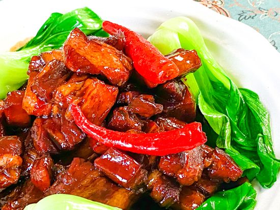 China_Shanghai_Hong shao rou_pixta_96517701