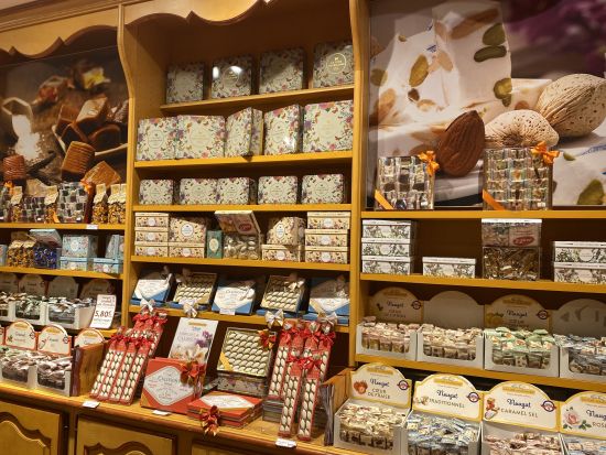 【1名様より催行保証】公認日本語ガイドが案内する パリ 3つのパッサージュ巡り＜3時間／日本語ガイド＞ by Mybus