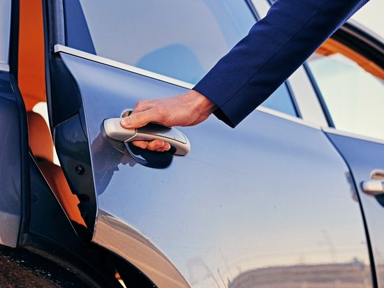 ar-service_transfers_shutterstock_688549411