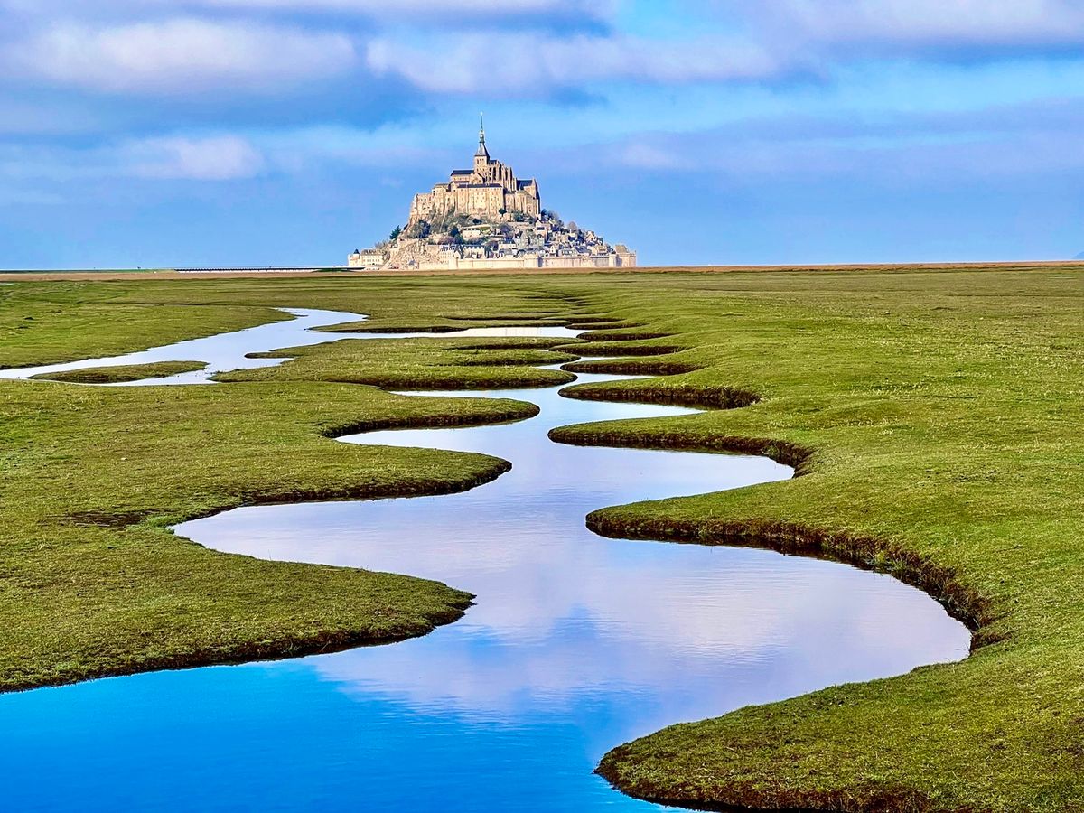 世界遺産モンサンミッシェル うねうね水路ツアー 絶景ルートを通って