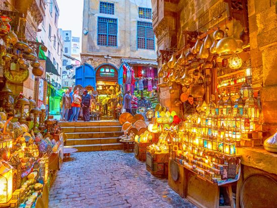 【カイロ空港発着　カイロ3泊4日】ギザの3大ピラミッド＋エジプト考古学博物館＋ハン・ハリーリなどを訪問＜貸切／日本語ガイド＞