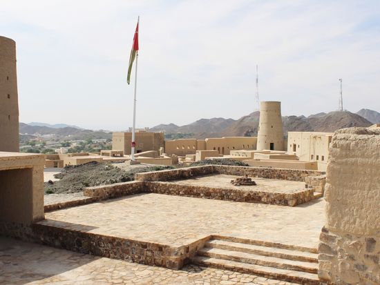 Bahla fort 3, Oman - C. Pasquier _ Magic Travels