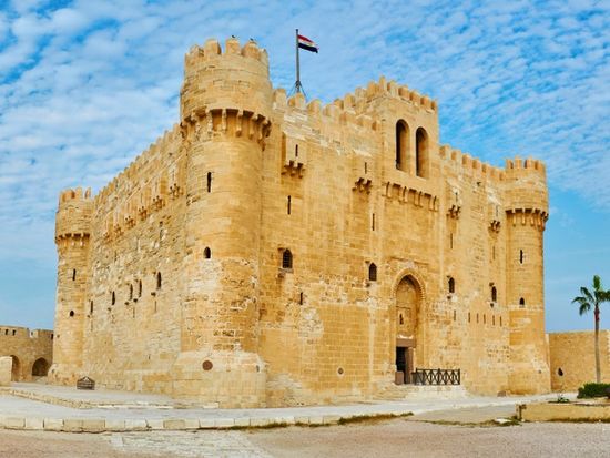 Egypt_alexandria_qaitbay_fort_shutterstock_1046637976
