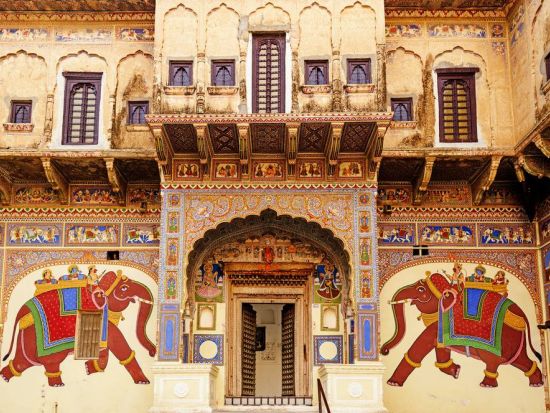 【デリー空港発着】インド北部満喫5泊6日ツアー！ゴールデントライアングル＋聖地プシュカル＋マンダワ ＜貸切／日本語ガイド／ホテル＆食事付き＞