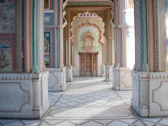 Patrika Gate Jawahar Circle Garden_pixta_95115202