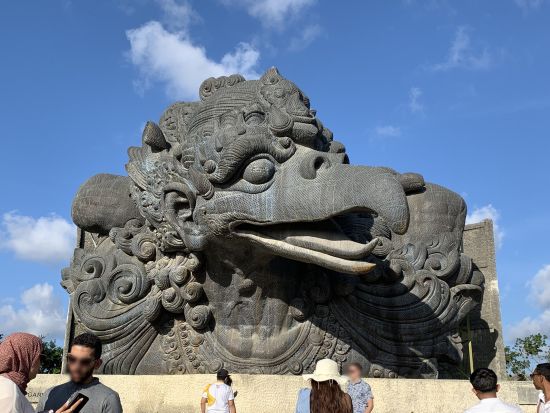 【ウルワツ寺院 de ケチャダンス観賞+シーフードディナーor観光/ショッピング】ケチャダンスが織りなす神話舞踊«貸切/日本語ガイド/ホテル送迎/アレンジ自由»