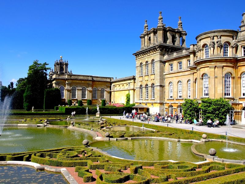 England_Oxford_Blenheim Palace_pixta_42733512_M