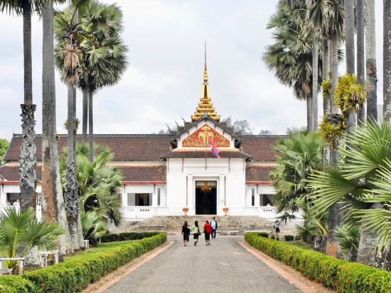 世界遺産ルアンパバーン観光ツアー　寺院巡り＋クアンシー滝＋プーシーの丘＜混載／英語ガイド／ルアンパバーン発＞