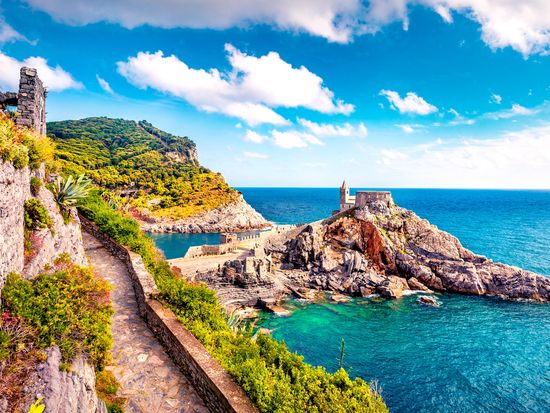 shutterstock_1598606818