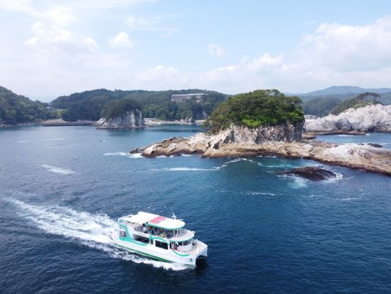 三陸海岸クルージング宮古うみねこ丸 水上交通コース　出崎ふ頭⇒浄土ヶ浜 三陸ジオパークを船上から満喫するひととき＜約7分／宮古島＞