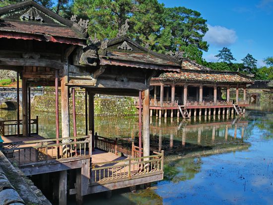 Vietnam_Hue_Tu Duc Royal Tomb_Garden_shutterstock_379248553_resize
