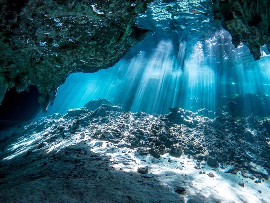 Mexico_Cancun_Grand_Cenote_shutterstock_1419456692