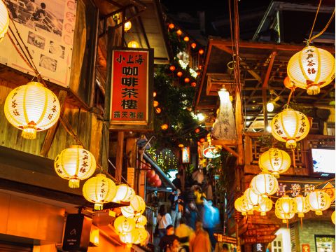 夜の九份散策＆十分天燈上げ 日帰りツアー　鼎泰豊ランチ付き・ 富錦樹ランチ付きプランあり＜日本語ガイド／士林夜市で解散可＞