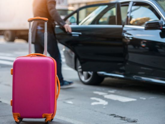 日本語アシスタント同行サービス　パリ市内 ⇒ パリ空港（シャルル・ド・ゴール空港など）＜貸切／タクシー代別＞