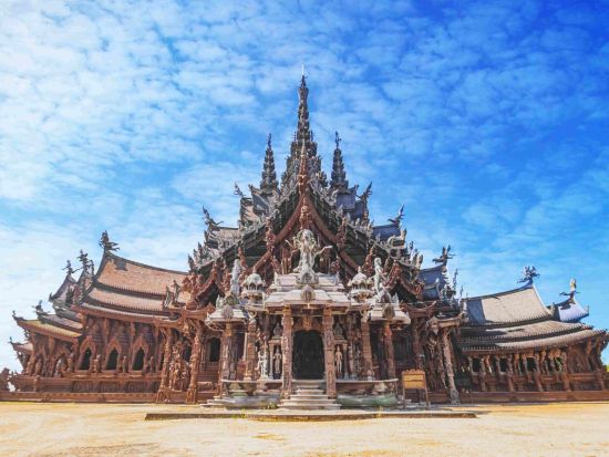 【パタヤ発・パタヤ日帰りツアー】サンクチュアリ・オブ・トゥルース＋水上マーケット＋フォトジェニックスポット＜日本語ガイド＞