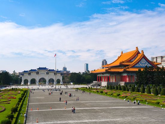 Taiwan_Taipei_Chiang Kai-shek Memorial Hall_pixta_99620252