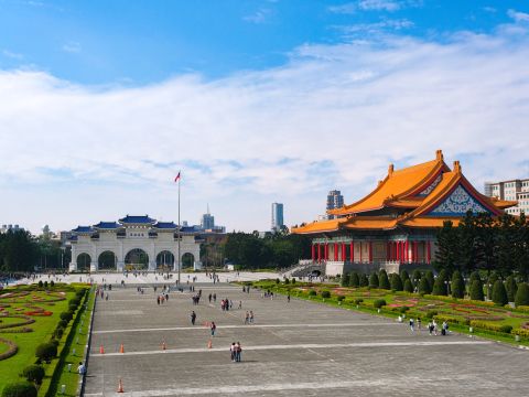 台北観光チャーター　お子様との旅行におすすめ！中正紀念堂の交代式見学＋パイナップルケーキ作り＋四四南村　＊8月10日限定！混載プランあり＜日本語ドライバー＞