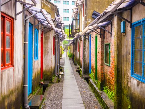 台北観光チャーター　お子様との旅行におすすめ！中正紀念堂の交代式見学＋パイナップルケーキ作り＋四四南村　＊8月10日限定！混載プランあり＜日本語ドライバー＞