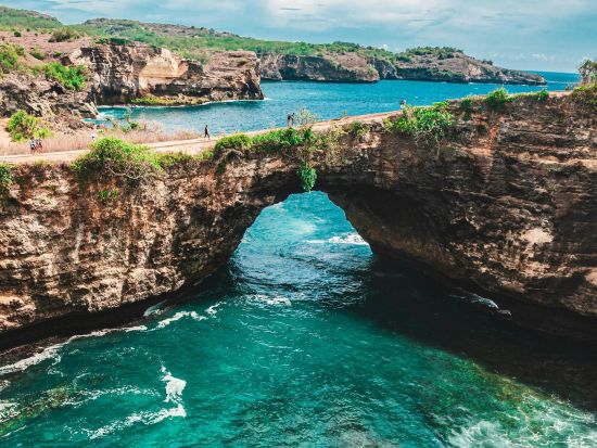 【ペニダ島 ウエスト日帰りツアー/クリンキンビーチ、エンジェルビラボン、ブロークンビーチ】大自然の神秘に触れるフォトジェニック«英語、日本語ガイド/ホテル送迎»