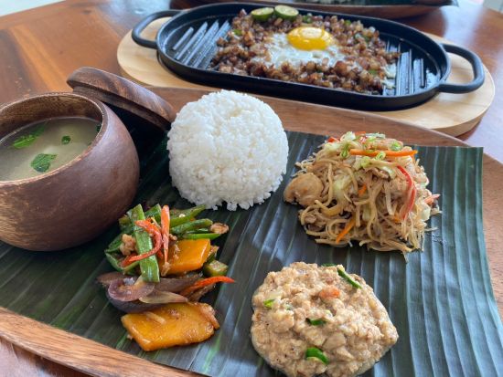 セブ市内観光ツアー＋ニューハーフショー｢アメイジングショー｣＆フィリピン料理ディナー＜1日／日本語ガイド＞