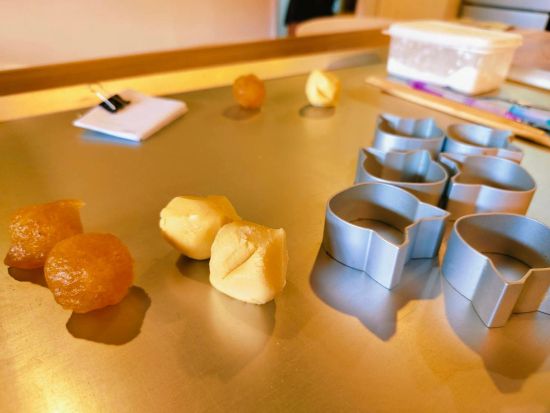 台北観光チャーター　お子様との旅行におすすめ！中正紀念堂の交代式見学＋パイナップルケーキ作り＋四四南村　＊8月10日限定！混載プランあり＜日本語ドライバー＞
