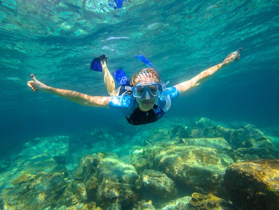 Generic_People_Snorkelling_shutterstock_524856484