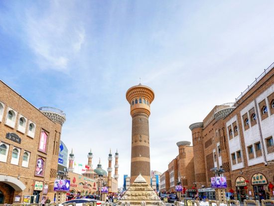 シルクロード周遊 6泊7日ツアー 西安兵馬俑＋新疆ウイグルのウルムチ・トルファン・カシュガルを巡る＜貸切／航空券込／食事付／4つ星ホテル／日本語ガイド／西安発＞