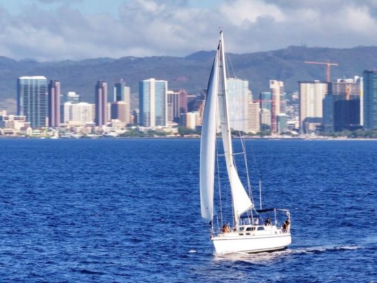 貸切セーリング　セーリング・ビューティー号　プライベートヨットで船上からの景色を満喫！ドリンク＆スナック持ち込みOK＜2～6時間／最大6名／ワイキキ発＞