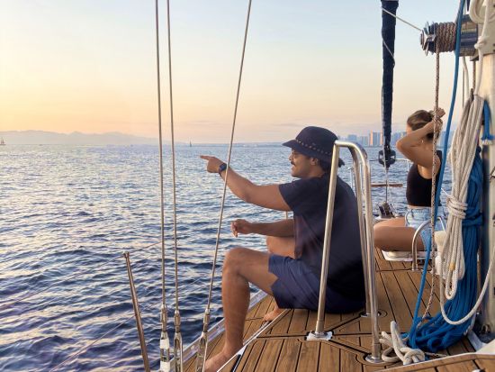 貸切サンセットor花火セーリング　セーリング・ビューティー号　プライベートヨットを満喫！ドリンク＆スナック持ち込みOK＜最大6名／ワイキキ発＞
