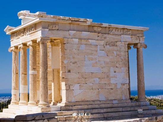 AcropolisTempleof Athena Nike_AdobeStock_284705616