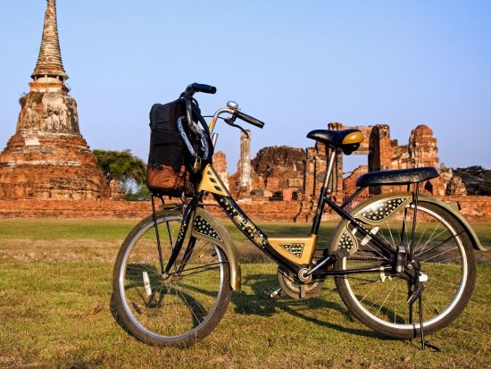 バンコク発アユタヤ直通シャトルバス　アユタヤ遺跡の自由散策におすすめ＜半日／選べる出発時間＞