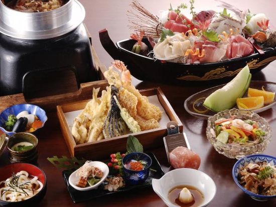 【5月30日限定】足立の花火プレミアム観覧ツアー　屋形船360度スカイデッキ 飲み放題付きの和食コースが味わえる＜一之江集合＞