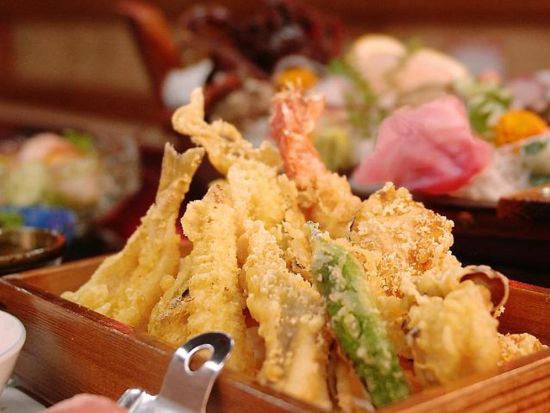 【5月30日限定】足立の花火プレミアム観覧ツアー　屋形船360度スカイデッキ 飲み放題付きの和食コースが味わえる＜一之江集合＞