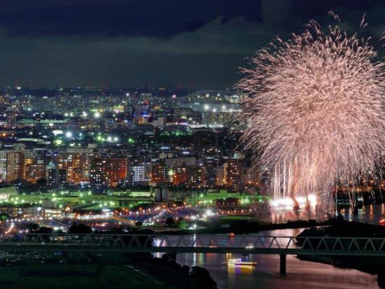 【7月28日限定】葛飾納涼花火大会プレミアム観覧ツアー　東京オープンバス＋屋形船360度デッキ　飲み放題付き和食コース＜一之江桟橋集合＞