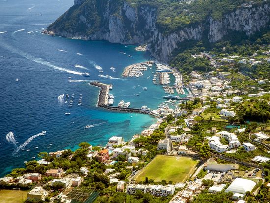 Italy_Capri_Island_shutterstock_539772259